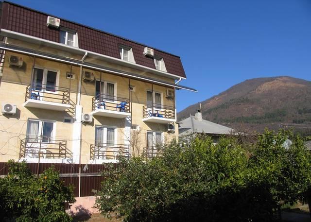 U Ruslana Guest House Гагра Екстер'єр фото