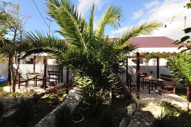 U Ruslana Guest House Гагра Екстер'єр фото