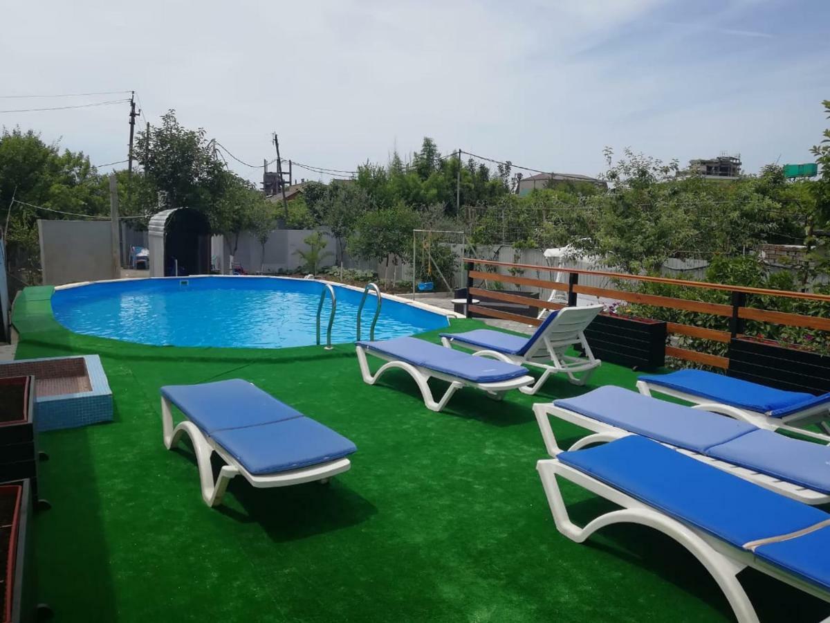 U Ruslana Guest House Гагра Екстер'єр фото