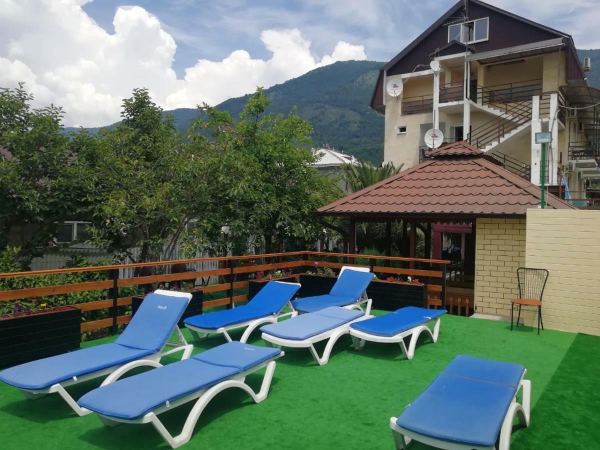 U Ruslana Guest House Гагра Екстер'єр фото